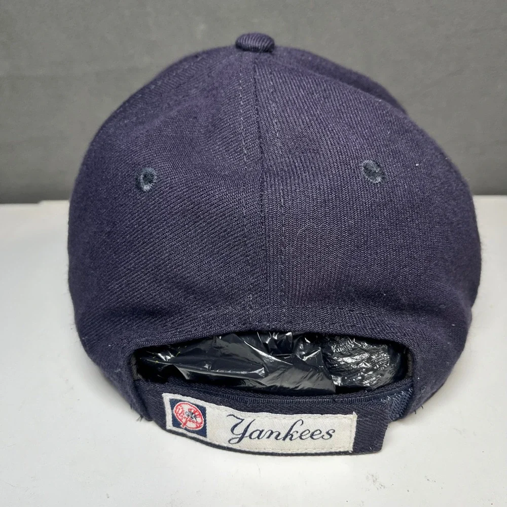 New Era 9FORTY New York Yankees Hat Mens Navy Blue Adjustable MLB Baseball Cap